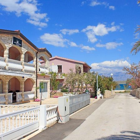 Apartments Almond Вир Экстерьер фото